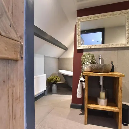 3 Bed In Oc-t30197 Appartamento *